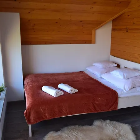 Na Wielkiej Gorze Z Widokiem Na Tatry, Blisko Szlaku Na Turbacz *